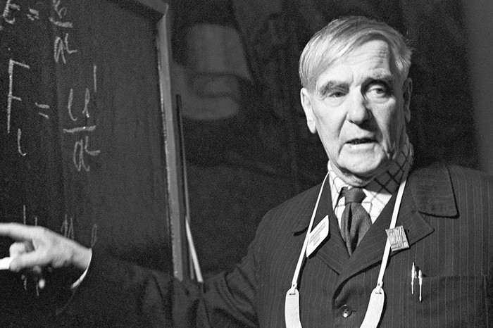 Проф. Сергей Капица - Грешим, когато помпаме национални страсти