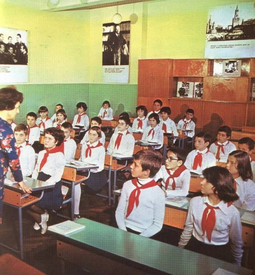 Как някога в училище класният ни пердашеше възпитателно
