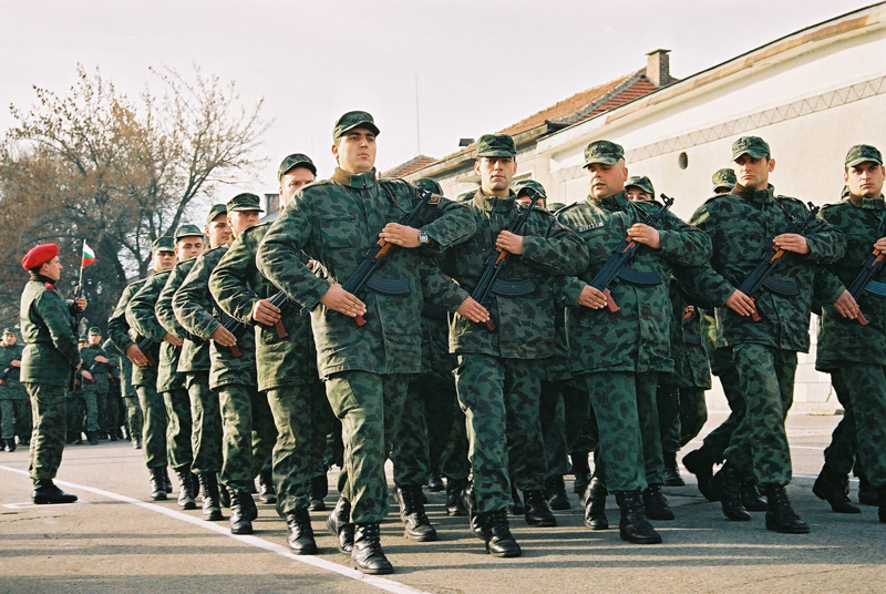 Войската купува 12 000 чифта кубинки за 3 млн. лева