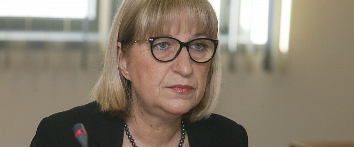ОТВОРЕНО ПИСМО ДО ЦЕЦКА ЦАЧЕВА: ЗАЩО НИ ПРЕЧИТЕ ДА  РАБОТИМ?