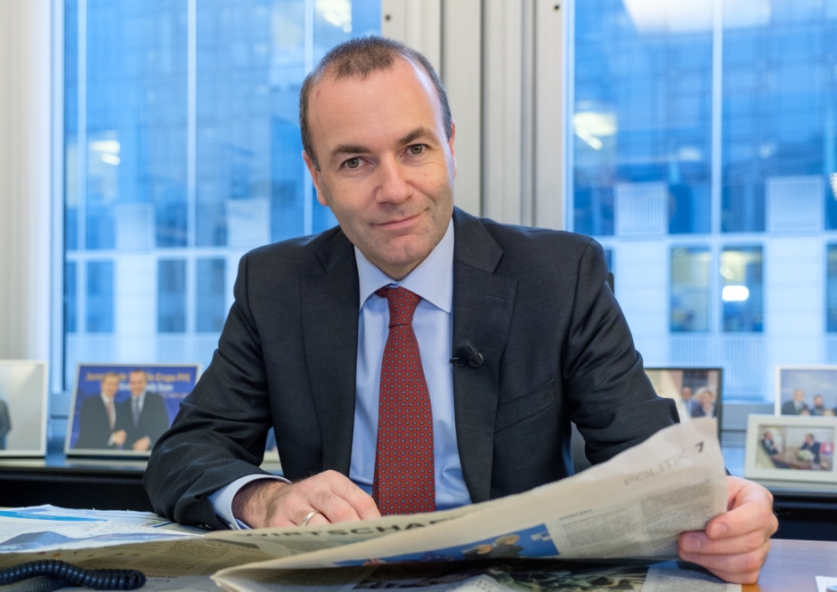 Манфред Вебер се 