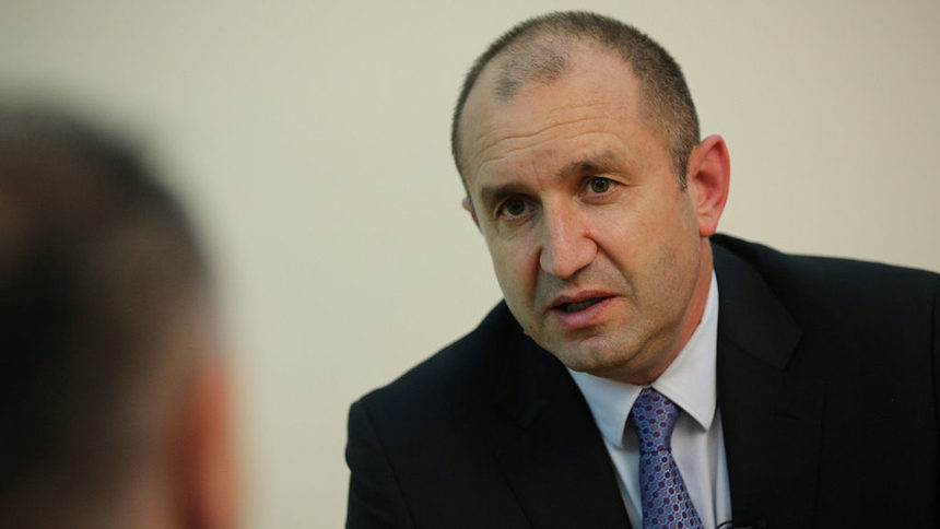 Радев: Европа не трябва да става заложник на украинската политика