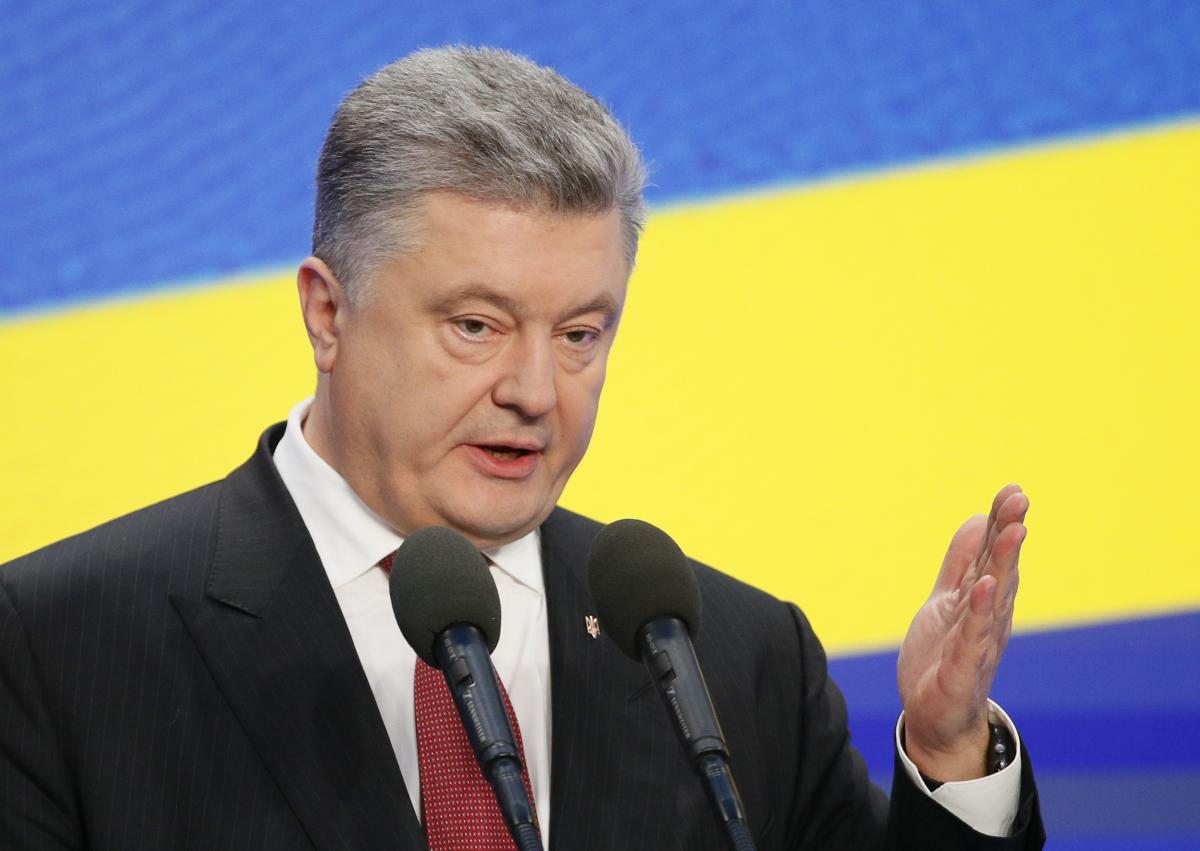 Защо Порошенко се нуждае от военно положение?