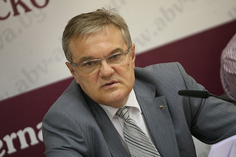 Румен Петков: Само чистачките и счетоводителите в ДАБЧ не са арестувани