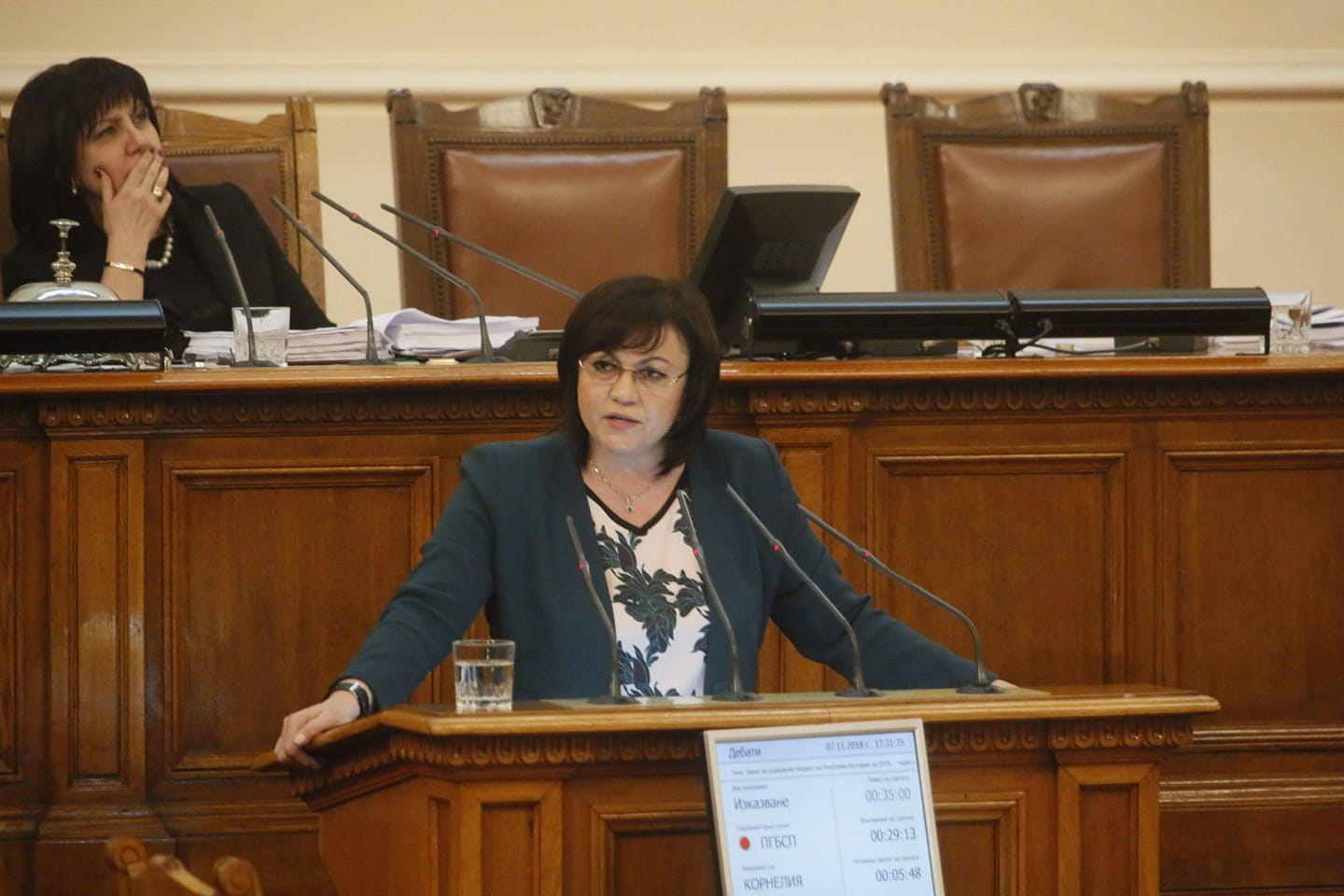 Корнелия Нинова: Защо заплатите за политическия елит растат автоматично?
