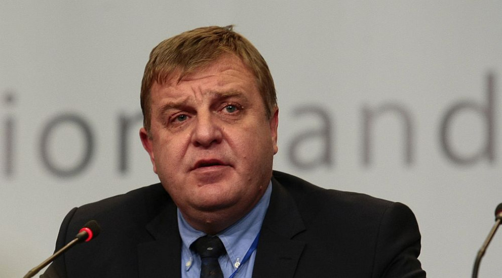 Каракачанов: Щом македонците искат приятелство, да си преправят учебниците по история