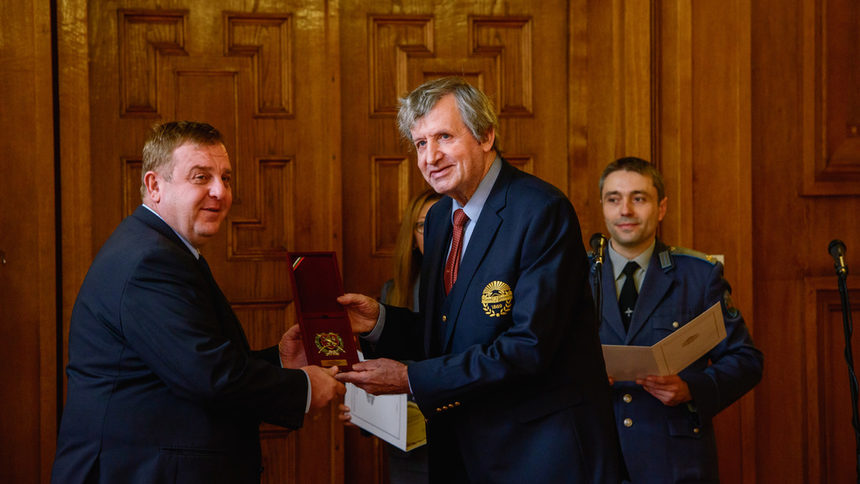 Академичен срам, голям срам!