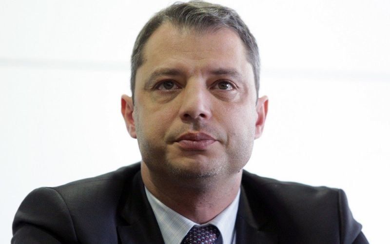 Безкрайна е държавната софра...