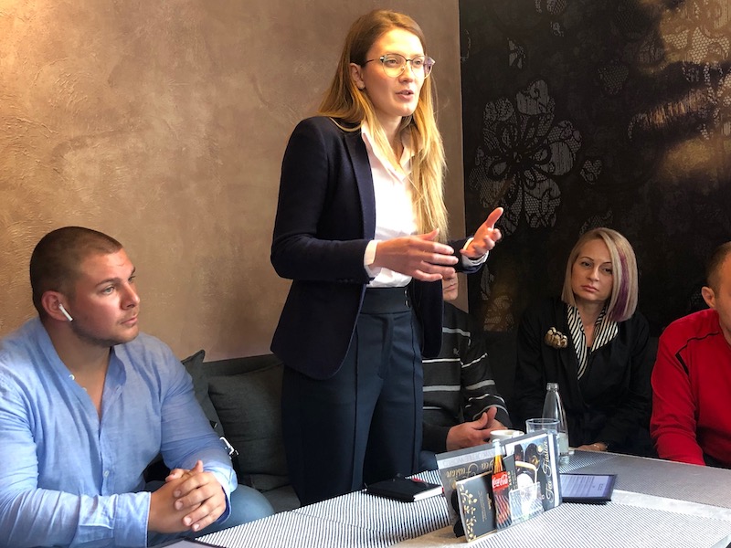 Студенти по медицина към Цветелина Пенкова: Не е честно да ни принуждават да бягаме от собствената си държава