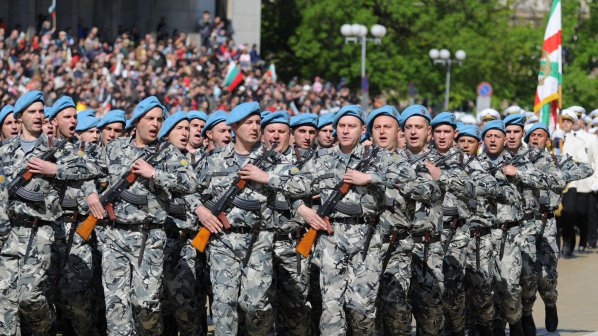 На армията й трябва родолюбива кауза