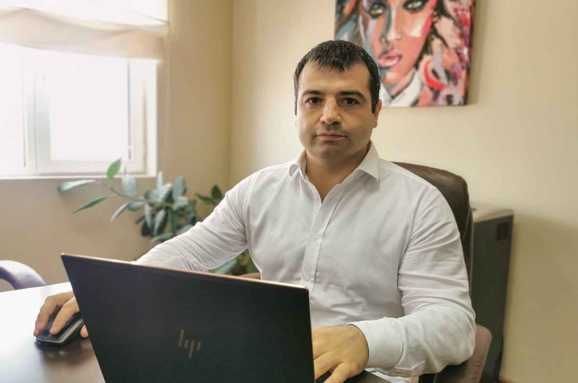 Политиката е сред най-хуманните професии… ти луд ли си?!