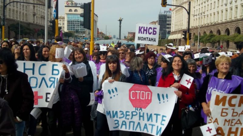 Признание: Заплатите на медицинските сестри няма как да станат 900 - 950 лв.!