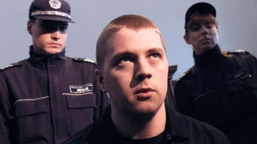 Гнила ябълка в британската корона