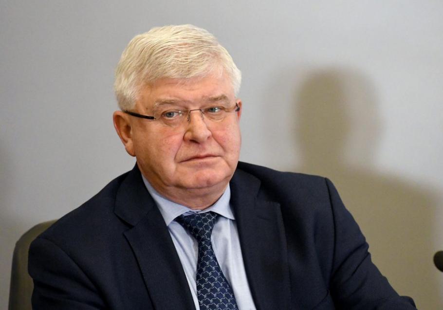 Безумията на властта стигнаха до идиотия