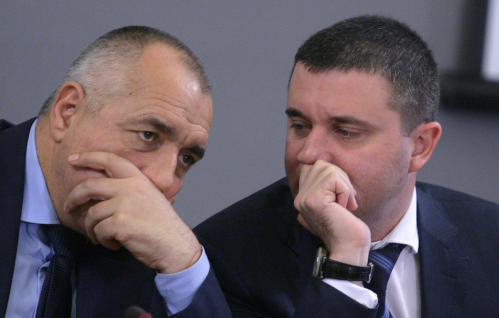 Правителството създава държавна петролна компания срещу 