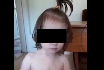 Майката, била детето си в клип, е отведена в полицията