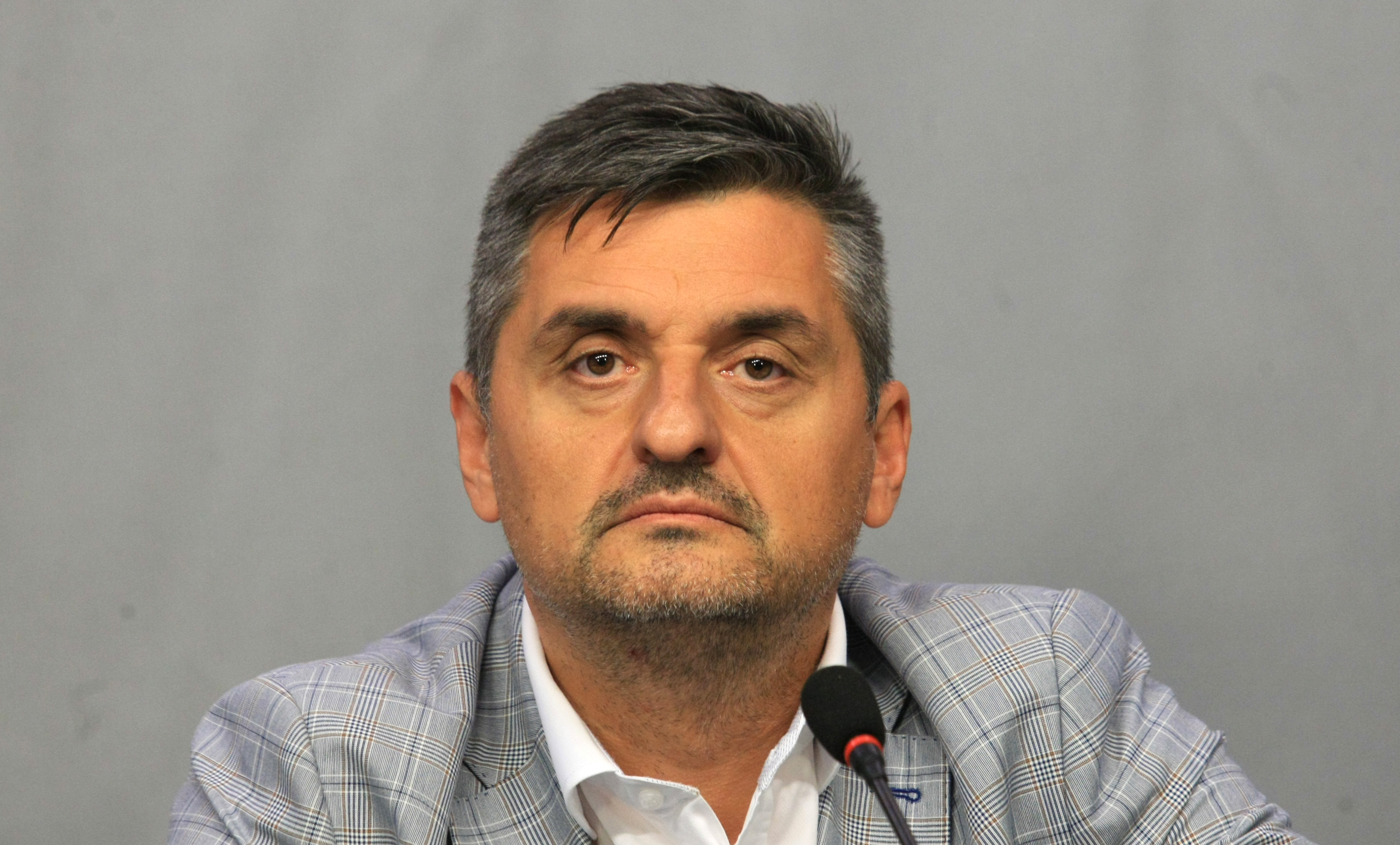 Добрев - един звезден кръг на партийно-държавен бизнес