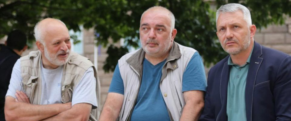 Отровното трио с обръщение до Европейската комисия и посолствата