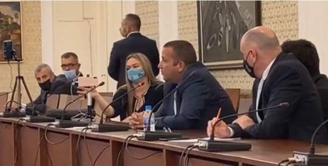 Очаквано – пропяха за рекета на борисовото управление. Тепърва ще проговорят и хора от ГЕРБ
