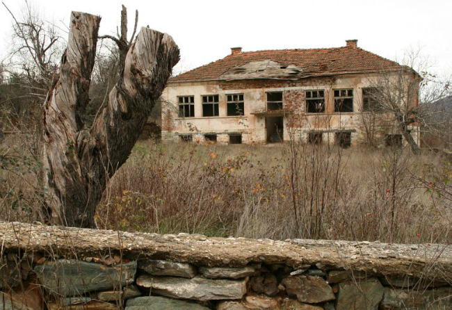 Масово закриване на училища. Или закриване на бъдещето ни...